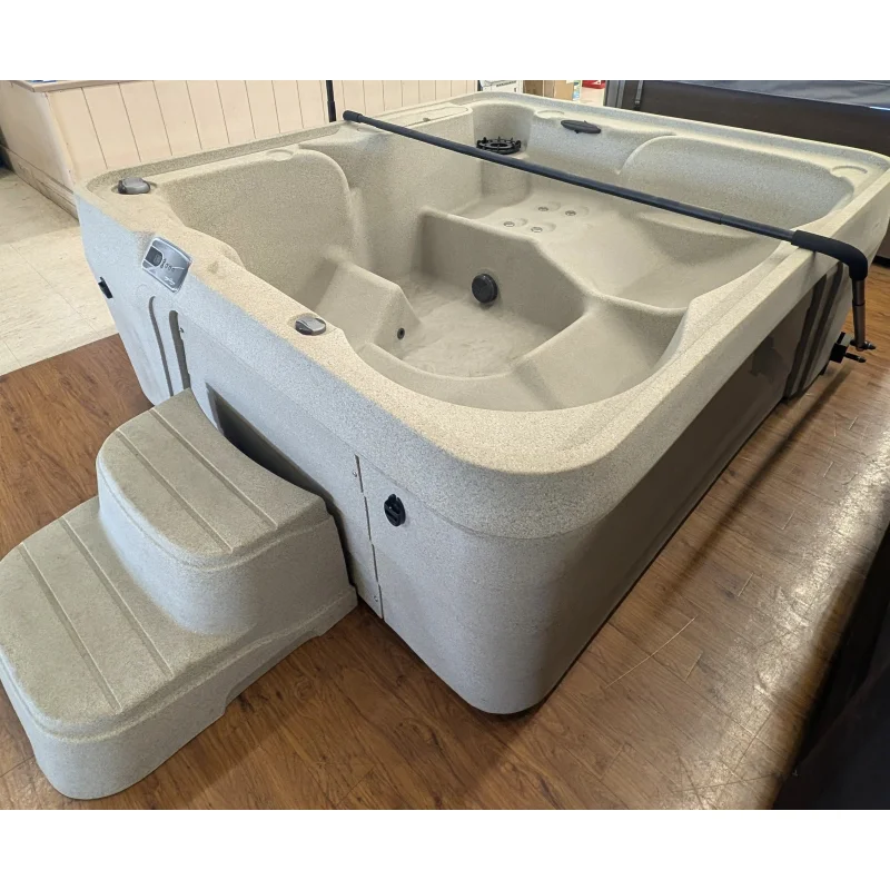 Clearance 2021 Freeflow Spas Excursion Hot Tub